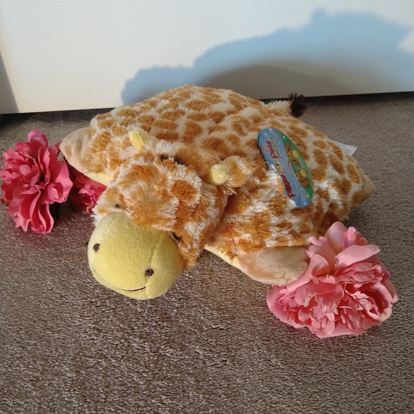 Giraffe transformable pillow - Picture 4 of 4